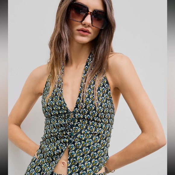 Halter b neck retro geometric flower top - Picture 3 of 6